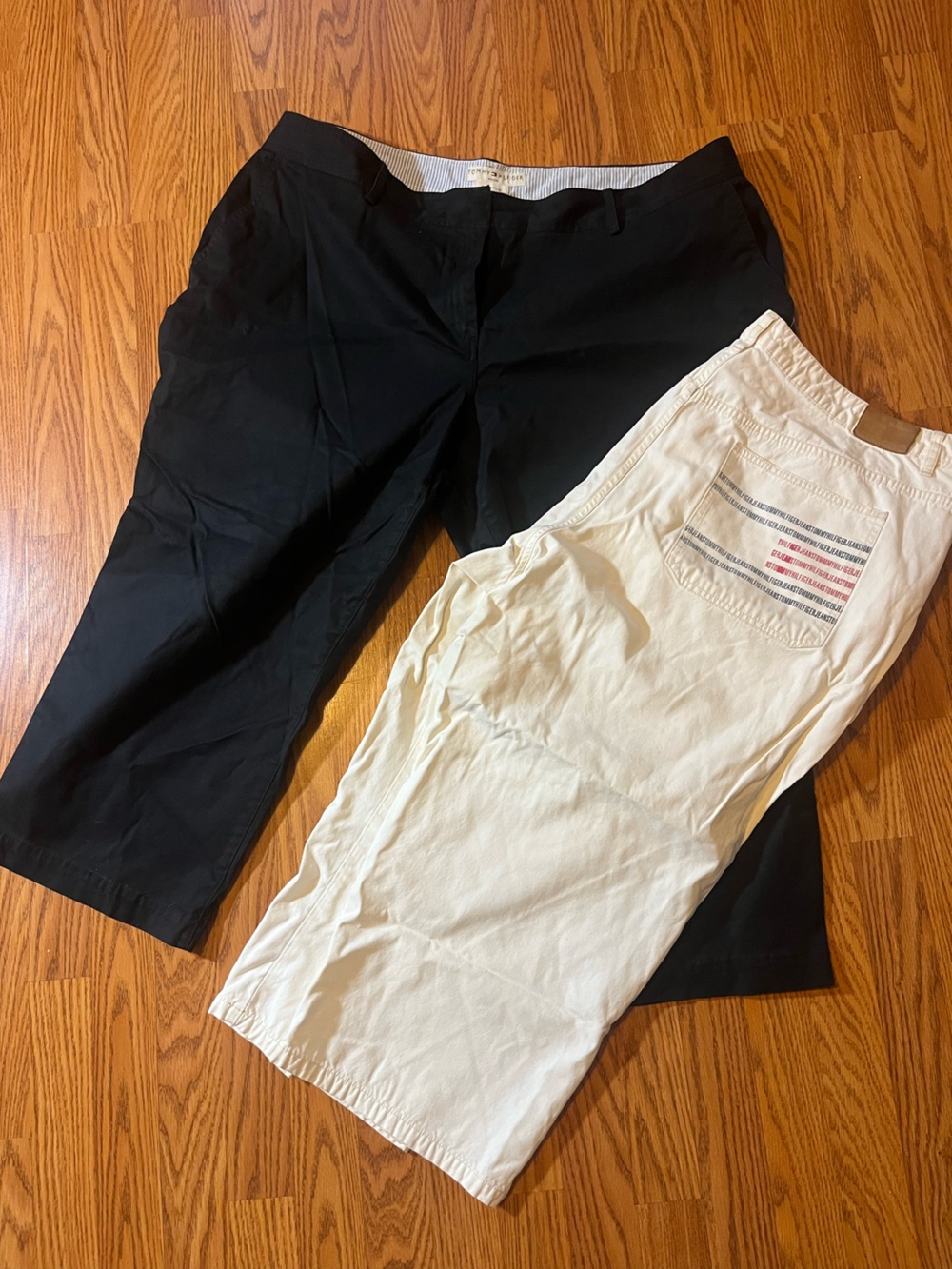 Tommy Hilfiger women’s capri Pants in Black and White lot of 2